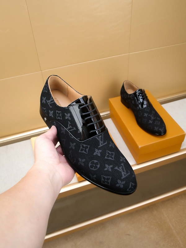 ルイヴィトン靴側面デザイン